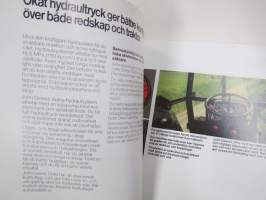 John Deere 1040 traktor broschyr / traktori -myyntiesite, ruotsinkielinen