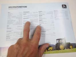 John Deere 1040 traktor broschyr / traktori -myyntiesite, ruotsinkielinen