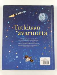 Tutkitaan avaruutta : yli 50 avautuvaa läppää &amp; tähtikarttavihko