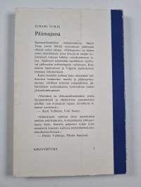 Päämajassa : kolmenäytöksinen näytelmä