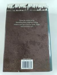 Age of the five trilogy : Priestess of the white ; Last of the wilds ; Voice of the Gods