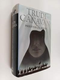 Age of the five trilogy : Priestess of the white ; Last of the wilds ; Voice of the Gods