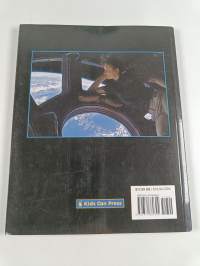 Space Adventurer&#039;s Guide, The - Your Passport to the Coolest Things to See and Do in the Universe