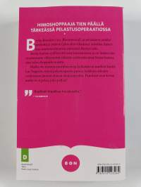 Himoshoppaaja korjaa potin
