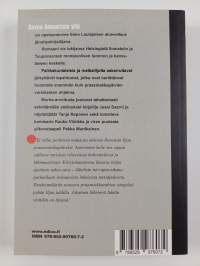 Savua Ilomantsin yllä : jännitysromaani