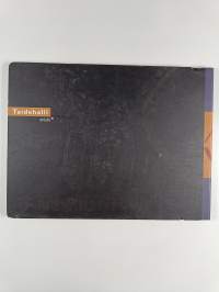 Pieni suuri pieni : Suomen taidegraafikot 70 vuotta 1931-2001 : Helsingin taidehalli 16.6.-5.8.2001 : The 70th anniversary of the Association of Finnish Printmake...