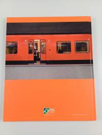 Tunnelijunasta suosikiksi : Helsingin metro 25 vuotta