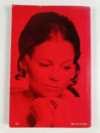 Tässä elämässä jossa rakkaus on niin tavanomaista : runoja