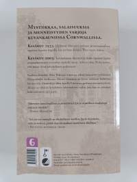 Talo järven rannalla