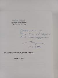 Silent democracy, noisy media (signeerattu, tekijän omiste)