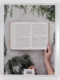 Festive : festive mood, easy diy and delicious recipes = juhlatunnelmaa, helppoja diy-ohjeita ja herkullisia reseptejä