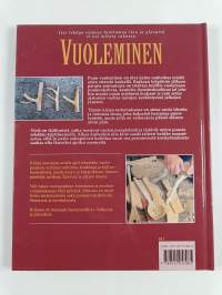 Vuoleminen : puukko työkaluna