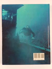 Exploring Shipwrecks - Treasure - Marine life - Adventure