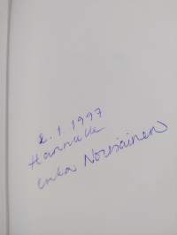 Kiinalaiset kengät (signeerattu, tekijän omiste)