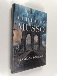 Elämä on romaani
