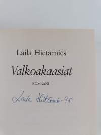 Sonja 1-5 : Sonja ; Valkoakaasiat ; Viktoria ; Myrskypilvet ; Satakielimetsä (kaksi kirjaa signeerattu)
