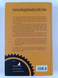 Polkupyörällä Intiassa : lehmiä, jumalia ja maantiepölyä