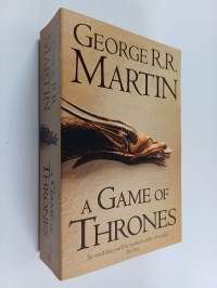 A Song of Ice and fire 1-7 boxed set : A Game of thrones ; A clash of the kings ; A Storm of swords 1-2 ; A feast of the crows ; A dance with dragons 1-2 (Laatiko...
