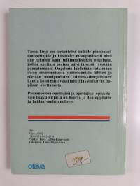 Nuori pianonsoittaja