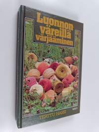 Luonnonväreillä värjääminen
