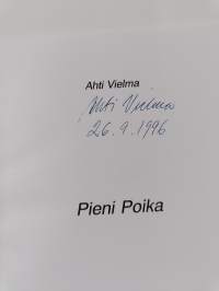 Pieni poika (signeerattu)