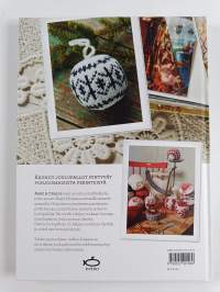 Joulupallot : yksi ohje, 55 mallia