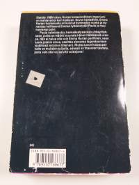 Nainen ylitse muiden