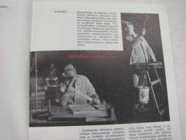Tikkurilan Viesti 1965 nr 3 -asiakaslehti, sisältää asiapitoisia ammattiartikkeleita maalaus- suojaus- ja pinnoitustöistä ja materiaaleista