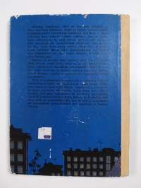 Ressu, Borja ja raketti : kertomus kulkukoirista joista tuli kuuluisuuksia