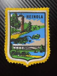 Heinola -kangasmerkki / matkailumerkki / hihamerkki / badge -pohjaväri keltainen