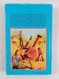 Viisikko salaperäisellä nummella