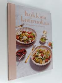 Kokkien kotiruokaa : Henksusafkaa ja illallismenuja