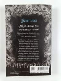 Jäätynyt sydän : Mitä jos Anna ja Elsa eivät tuntisikaan toisiaan?