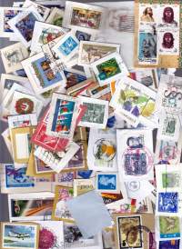 Koko maailma postimerkkileikettä (n. 500 erilaista)