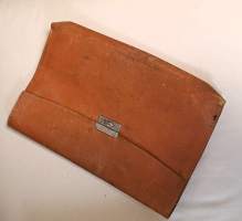 Vekselisalkku 14x40 cm / Asiakirjasalkku 28x40 cm  - monitoimisalkku nahkaa