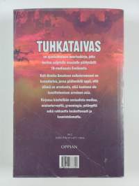 Tuhkataivas : nuortenromaani
