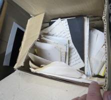 Gunnel Lehtinen-Cleven (&amp; Fredric Cleve) vastaanottamia kirjeitä, papereita - lippusia ja lappusia, isohko erä sukuhistoriaa pitkähköltä ajanjaksolta