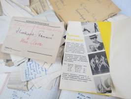 Gunnel Lehtinen-Cleven (&amp; Fredric Cleve) vastaanottamia kirjeitä, papereita - lippusia ja lappusia, isohko erä sukuhistoriaa pitkähköltä ajanjaksolta