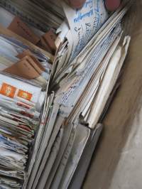 Gunnel Lehtinen-Cleven (&amp; Fredric Cleve) vastaanottamia kirjeitä, papereita - lippusia ja lappusia, isohko erä sukuhistoriaa pitkähköltä ajanjaksolta