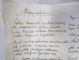 Koulutytön / nuoren neidin leikevihko / &quot;päiväkirja&quot;, johon liimattu pääsylippuja ym, paljon Talvisodan ajan asiaa, tekijä mahdollisesti kotoisin Mellilästä?