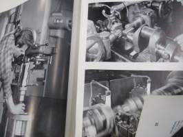 Mercedes-Benz Scheinwerfer - Sonderheft Berlin Marienfelde -moottoritehtaan erikoisjulkaisu, saksankielinen