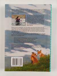 Fjällvandra i Sarek : de bästa färdvägarna i nationalparken med tips på vadställen, lägerplatser och toppturer