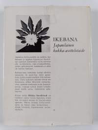 Ikebana : japanilainen kukka-asettelutaide