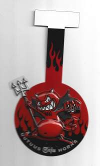 Uutuus Sisu Horna - myymäläsomiste muovia halk 11 cm kolmoulotteinen kohokuva