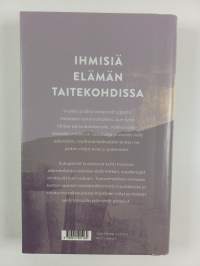 Tämäkin hämärä katoaa