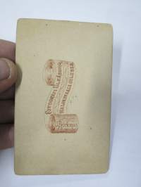 Rento poika, Atelier J. Björkman Fotografi  Uleåborg - Walokuwaaja Oulussa -visiittikorttivalokuva / visit card photo / cdv