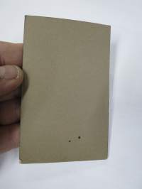 Puolivakava poika, Atelier Art Studio, Turku -visiittikorttivalokuva / visit card photo / cdv