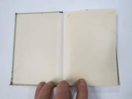 Painajan käsikirja, sisältää painoväriliitteen