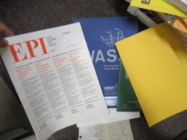 Kirjapainotarvikkeiden, -koneiden yms. esitteitä ja luetteloita isohko erä kerralla, 20 cm nippu