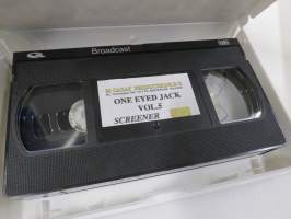 Backdoor Raiders -aikuisviihde VHS